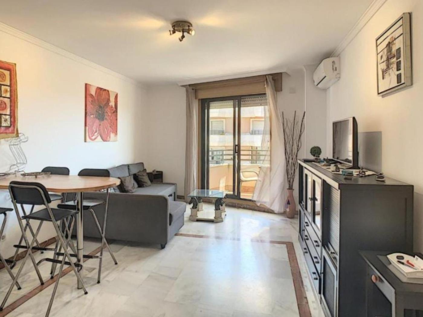 Apartment Con Terraza Y Piscina *