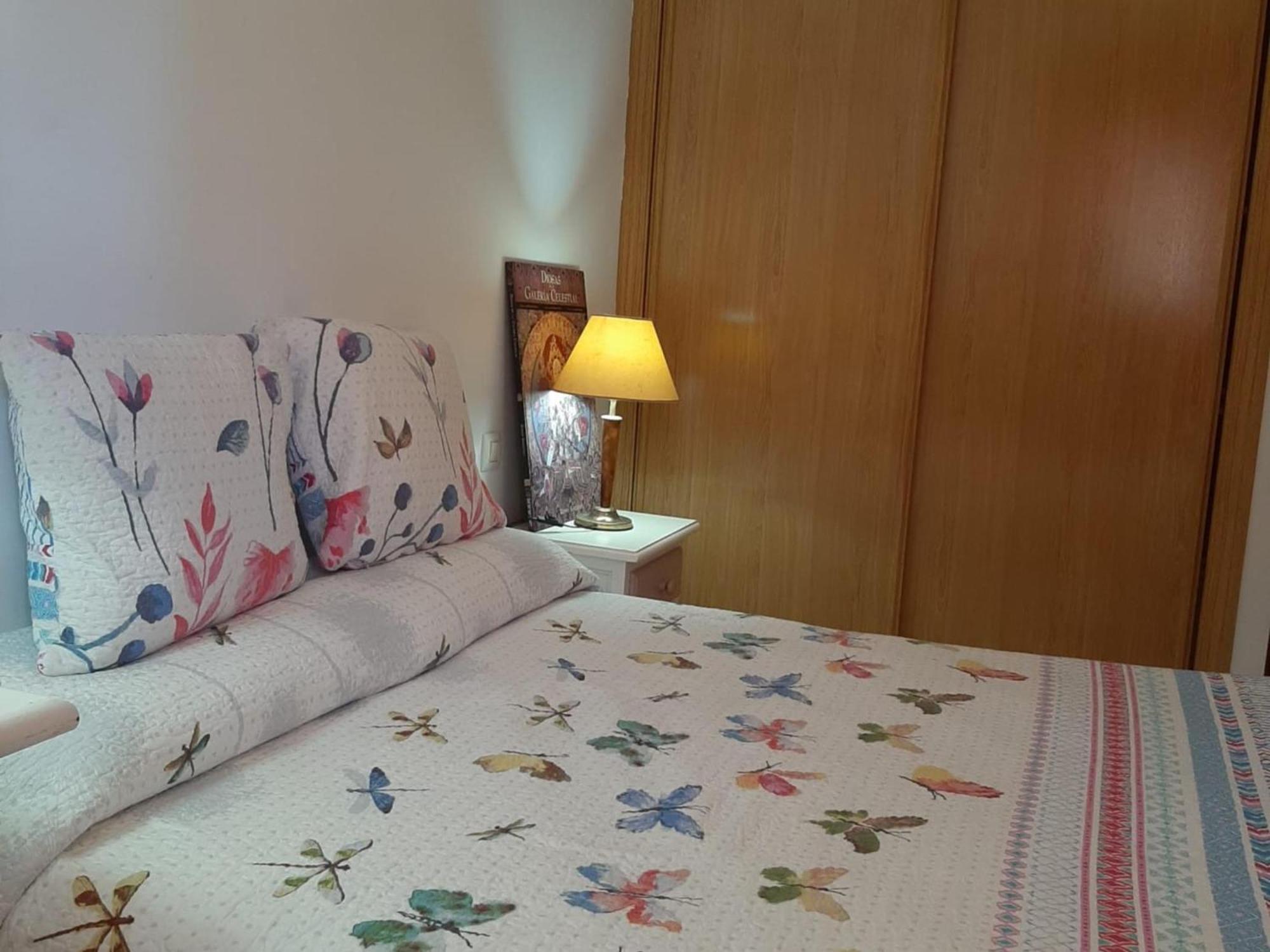 Con Terraza Y Piscina Manilva
